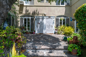 1274 N Hayworth Ave in West Hollywood, CA - Building Photo - Building Photo