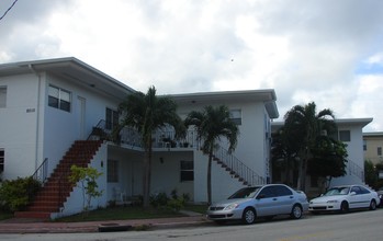 8010 Crespi Blvd in Miami Beach, FL - Building Photo - Building Photo