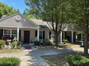 New Road Village Apartments in Exmore, VA - Foto de edificio - Building Photo