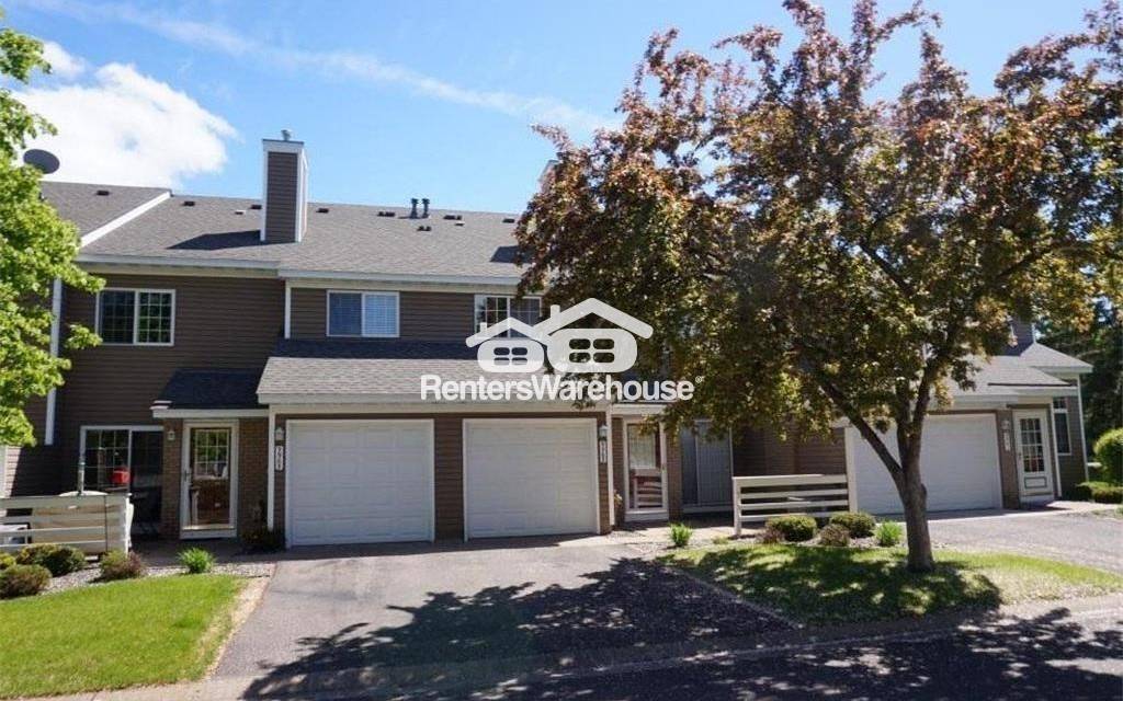 9952 Fillmore St NE in Blaine, MN - Building Photo