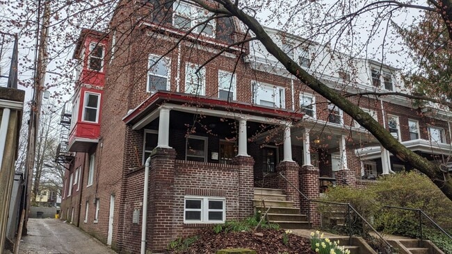 3221 Guilford Ave in Baltimore, MD - Building Photo - Building Photo