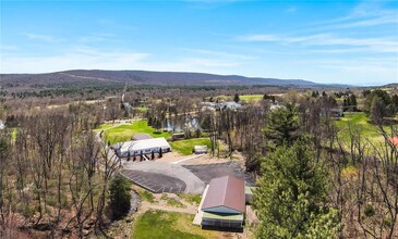 65 E Lizard Creek Rd in Lehighton, PA - Foto de edificio - Building Photo