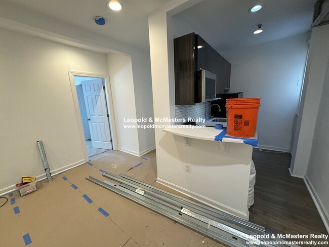 97 Peterborough St, Unit 16 in Boston, MA - Building Photo - Building Photo