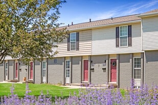 Meadowood Townhomes in Canton, MI - Building Photo