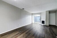 5044 Glenmont Dr photo'