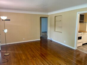 21521 Benjamin St in St Clair Shrs, MI - Building Photo - Building Photo