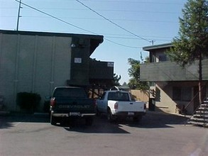 4452 Cotton Ct in Stockton, CA - Foto de edificio - Other