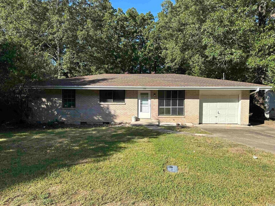 1016 Watson Pl in Benton, AR - Building Photo