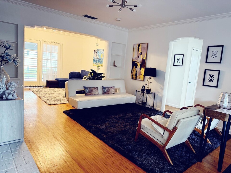8941 NE 10th Ave in Miami, FL - Building Photo