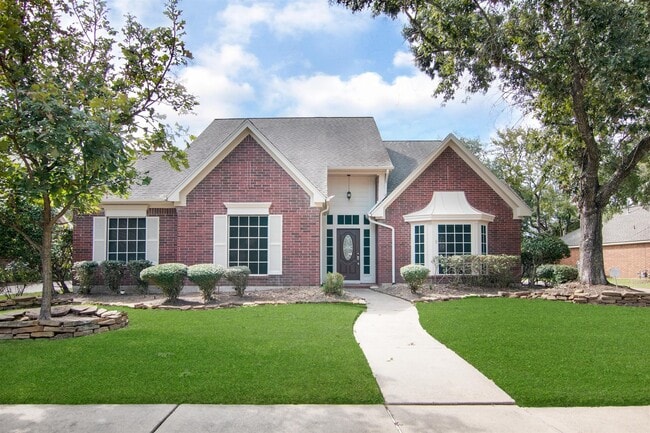 15118 Greenleaf Ln