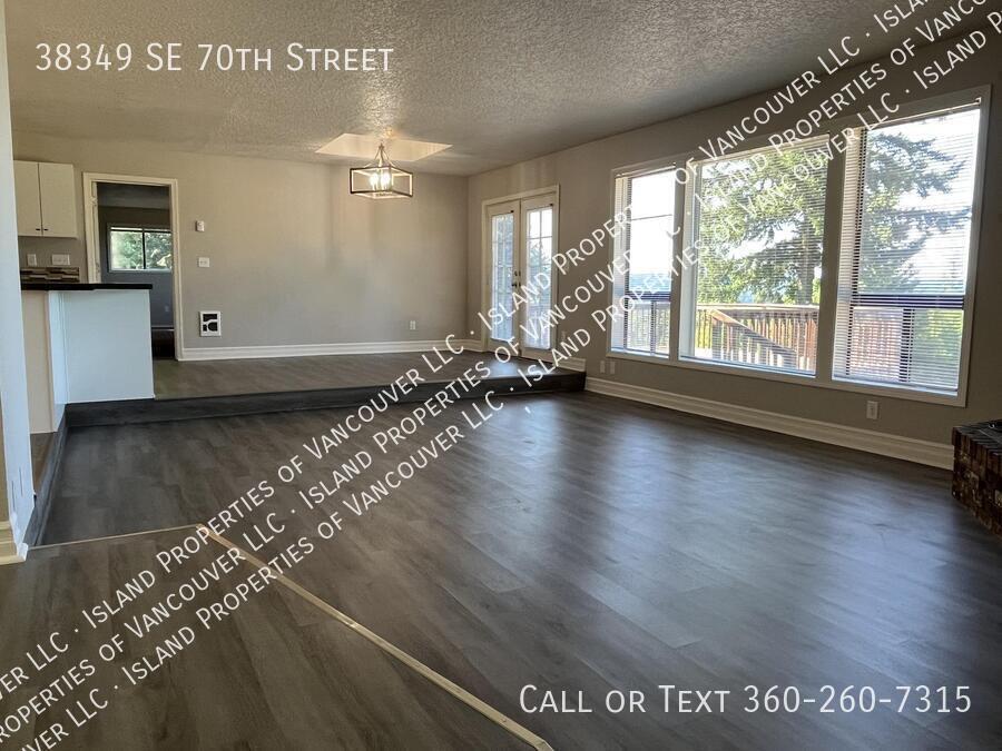 38349 SE 70th St in Washougal, WA - Building Photo