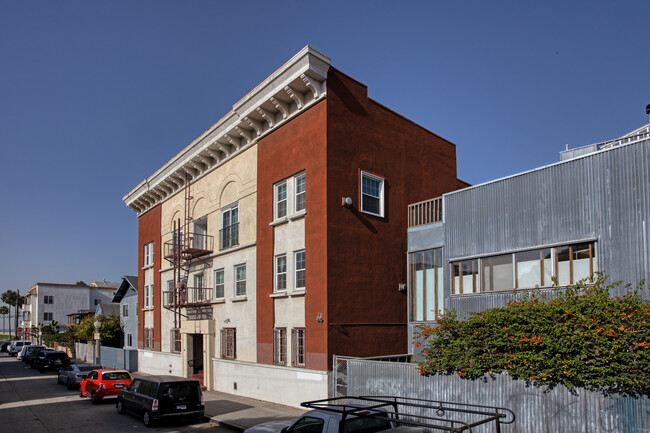 33 Horizon Ave in Venice, CA - Building Photo - Building Photo