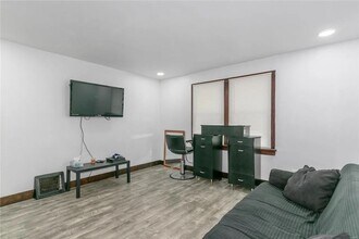 10 Lamar Dr in Jennings, MO - Building Photo - Building Photo