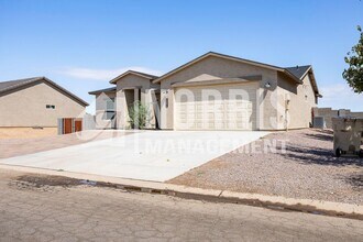 12672 W Madero Dr in Arizona City, AZ - Building Photo - Building Photo