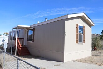 Carriage Court Manufactured Home Community in Winnemucca, NV - Building Photo - Building Photo