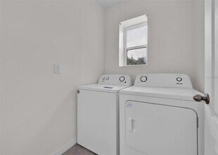 718 Chinoy Rd in Davenport, FL - Building Photo - Building Photo