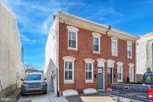 4822 Ogle St in Philadelphia, PA - Building Photo