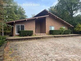 3680 W Big Beaver Rd in Troy, MI - Building Photo