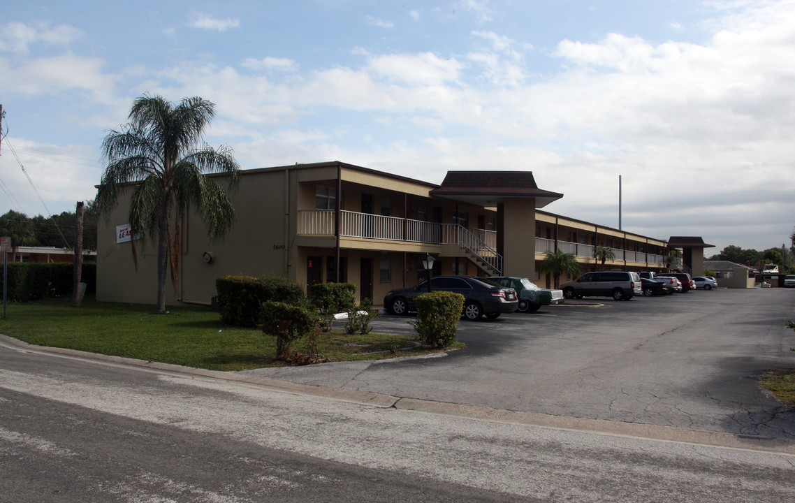 Palm Villa Apartments in St. Petersburg, FL - Building Photo