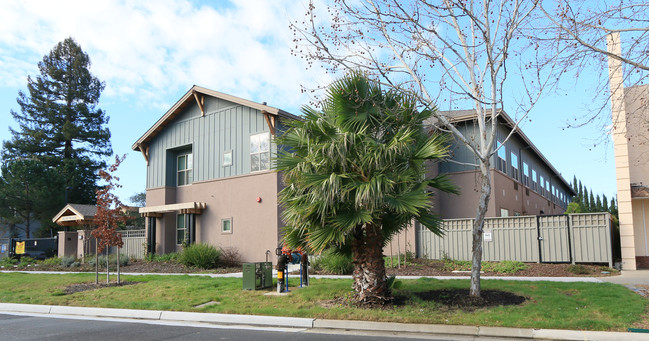 Kelsey Village in Sacramento, CA - Foto de edificio - Building Photo