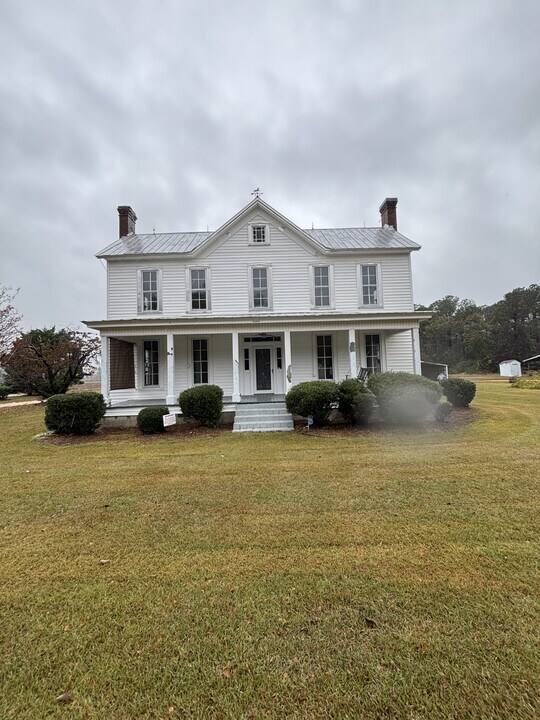 800 Lennie Ln in Dunn, NC - Building Photo