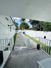 3418 SW 23rd Terrace in Miami, FL - Building Photo - Building Photo