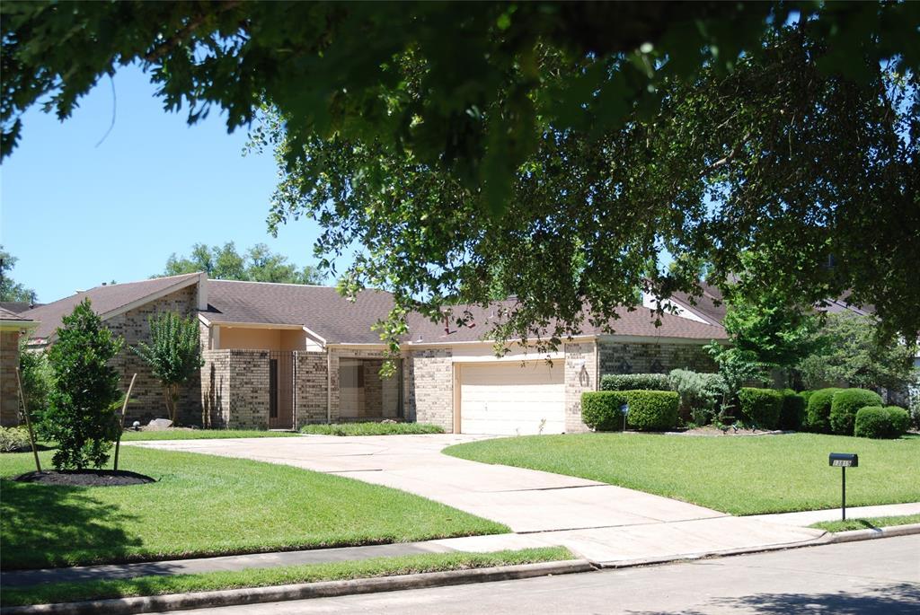 13819 Starhill Ct in Houston, TX - Building Photo