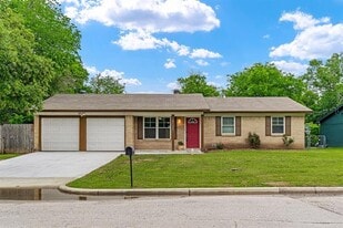 5705 Saramac Dr in Watauga, TX - Building Photo