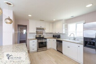 815 Whaley St in Oceanside, CA - Building Photo