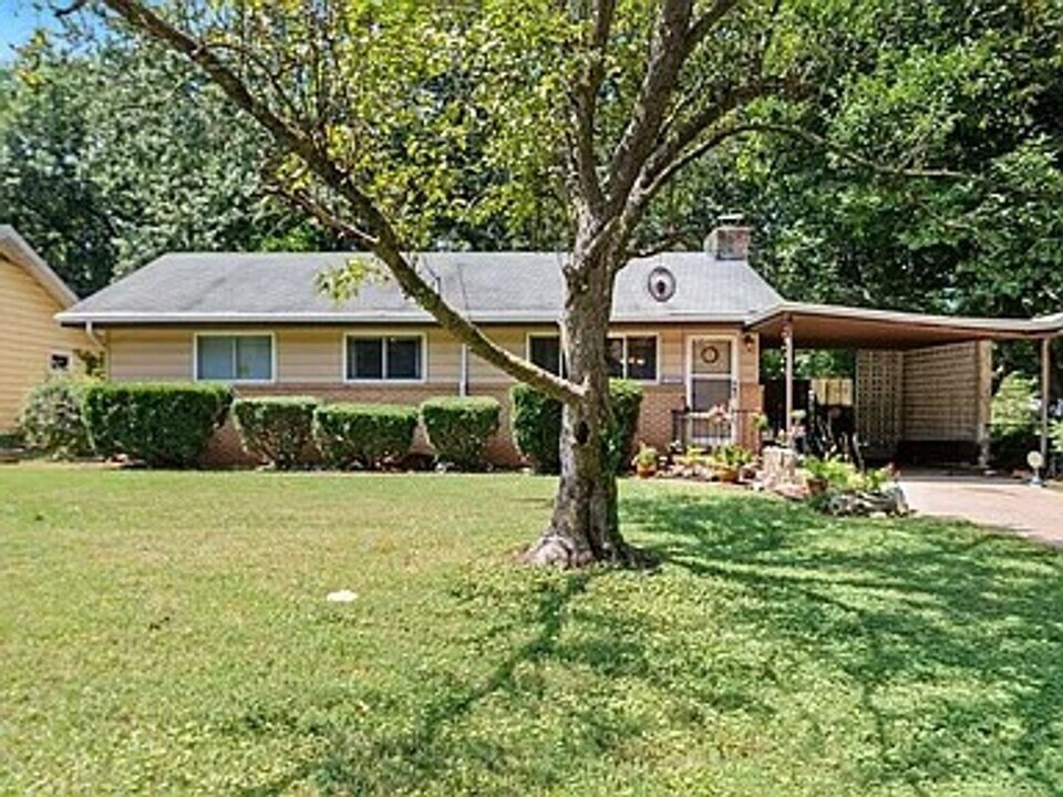 1909 S Fort Ave in Springfield, MO - Building Photo