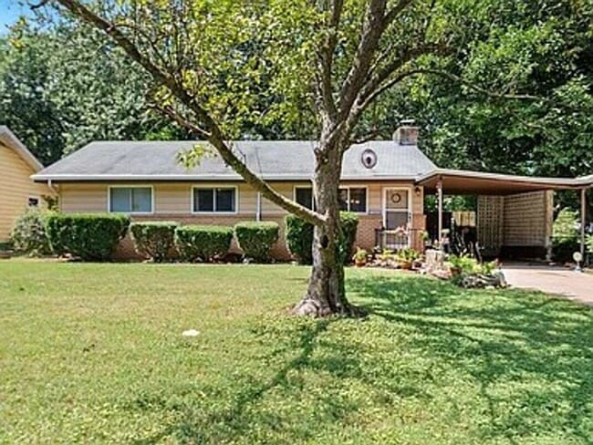 property at 1909 S Fort Ave