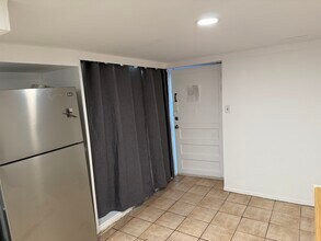 225 Travis Ave, Unit 1 LL in Elmont, NY - Foto de edificio - Building Photo