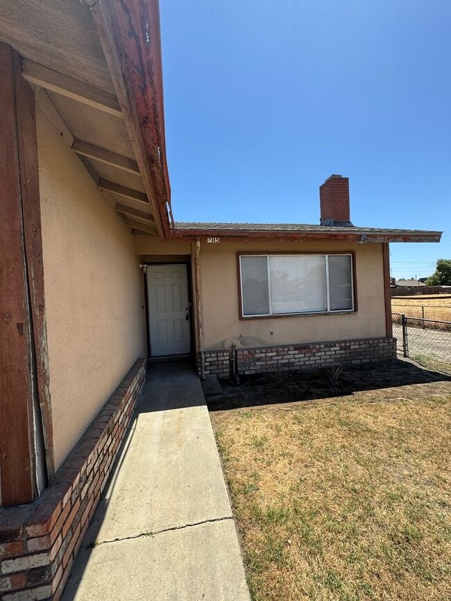property at 2113 W Inyo Ave