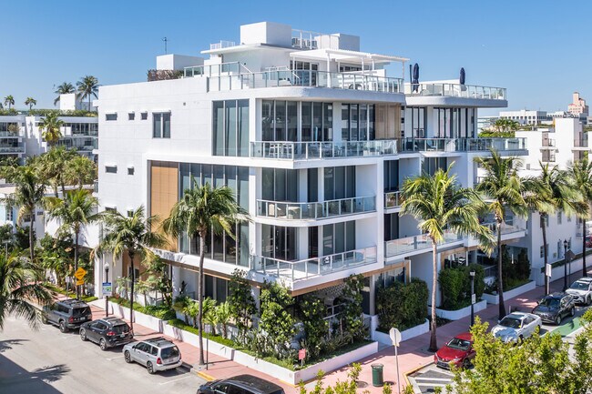 Ocean Park South Beach in Miami Beach, FL - Building Photo - Primary Photo