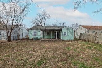 2056 Poplar St in Wichita, KS - Building Photo - Building Photo