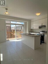 194 Gillespie Dr in Brantford, ON - Building Photo - Building Photo