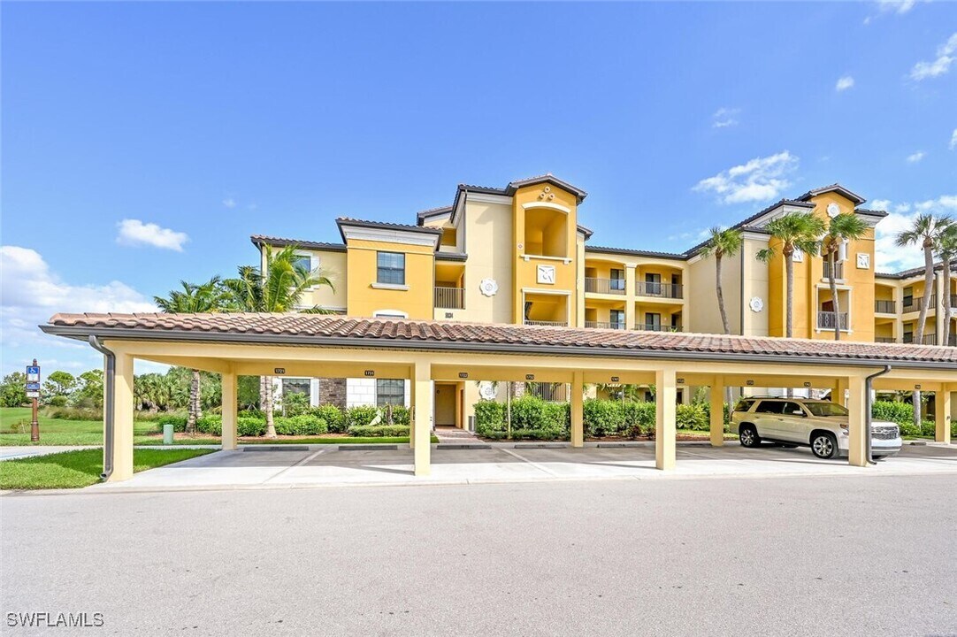 9834 Giaveno Cir in Naples, FL - Building Photo