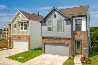 Echelon at Reverchon Bluffs in Dallas, TX - Foto de edificio - Building Photo
