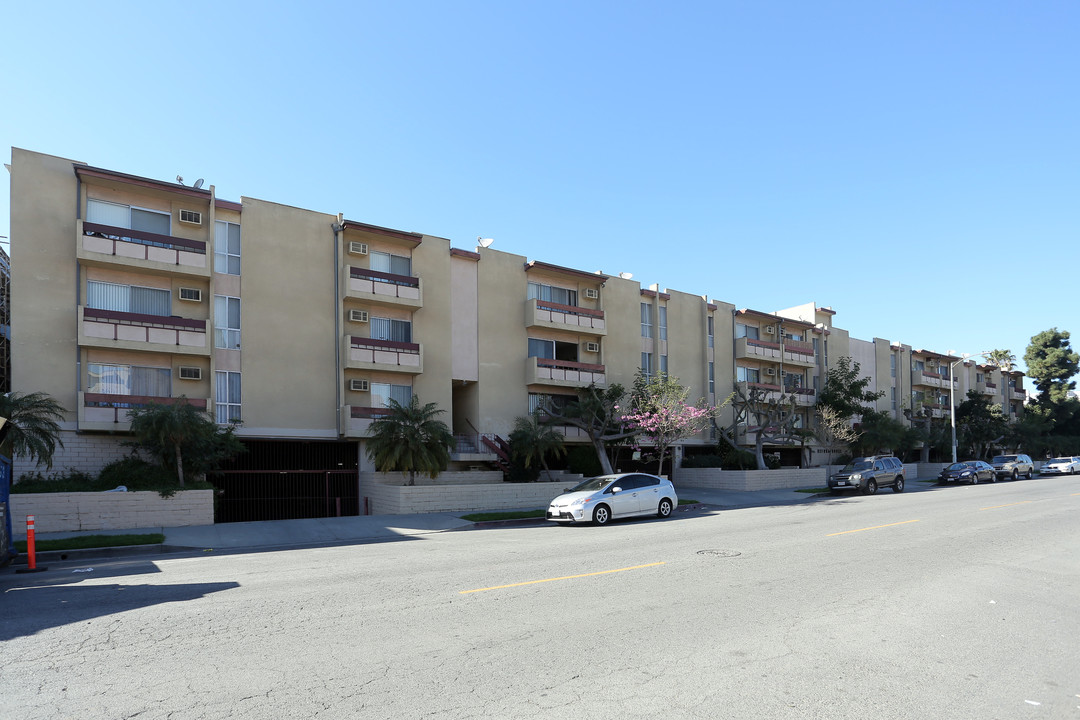 Oxford House Apartments in Los Angeles, CA - Building Photo