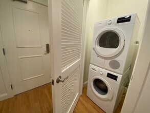 875 Elm St in Manchester, NH - Foto de edificio - Building Photo