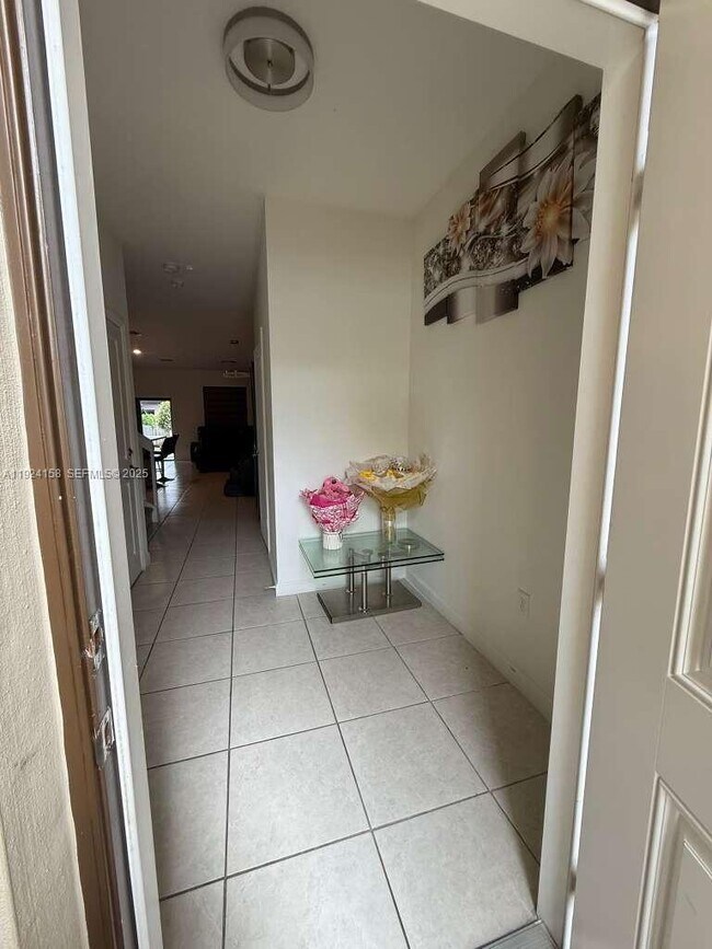 25253 SW 107th Ct in Homestead, FL - Building Photo - Building Photo