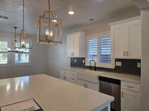 1994 Newark Way in Lincoln, CA - Building Photo - Building Photo