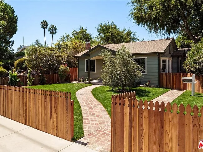 property at 5031 Townsend Ave