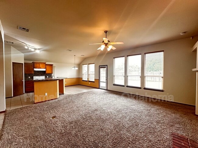 13036 SW 5th Terrace in Yukon, OK - Foto de edificio - Building Photo