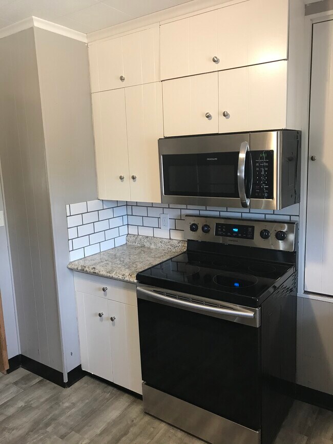 930 Arthur Ave Rentals in Charleston, IL