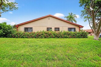 15 Farnworth Dr in Boynton Beach, FL - Building Photo - Building Photo