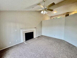 Lynnwood Home in Lynnwood, WA - Building Photo - Building Photo