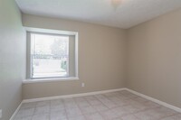 242 Maybrook Dr photo'