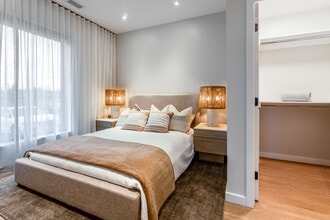 Camby - 140 & 150 Hollywood Court in Cambridge, ON - Building Photo - Interior Photo