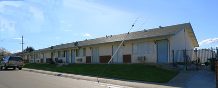 Cottage Lane Apartments II in Galt, CA - Building Photo - Building Photo